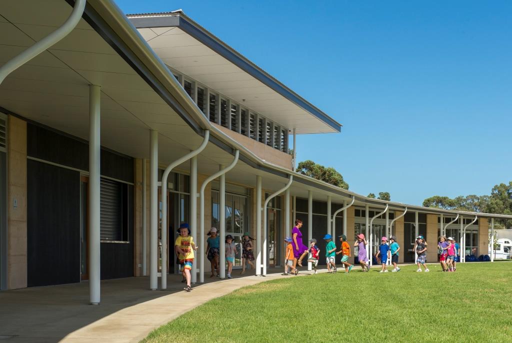 Mother Teresa College with Altair Powerlouvre Windows