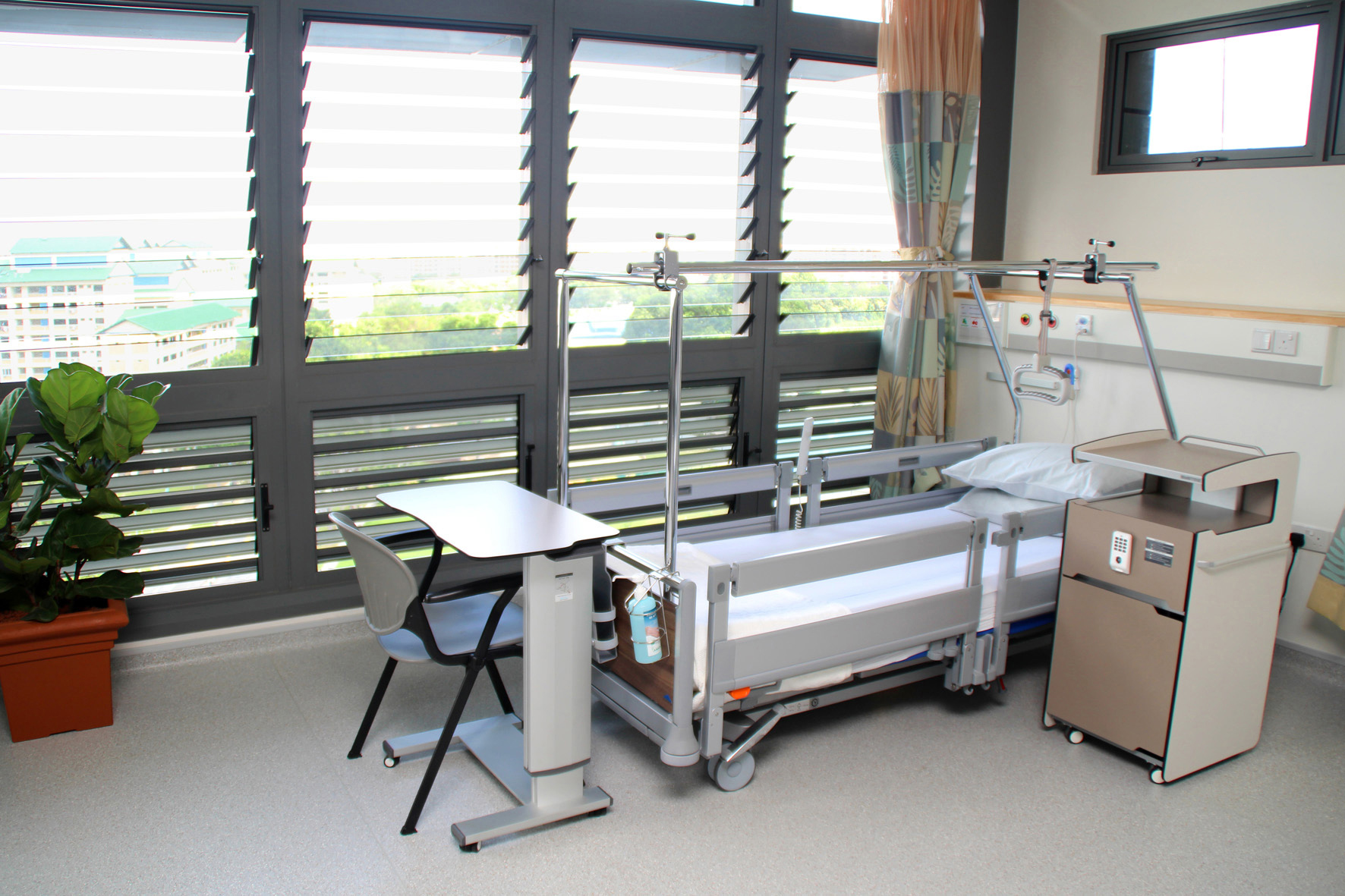 Breezway Louvres in Hospital